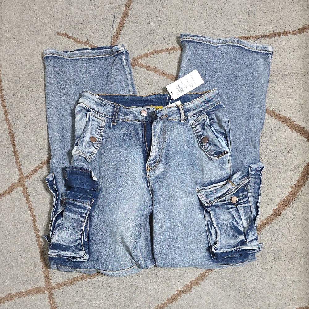 NWT Daisy Light Blue Boyfriend Jeans